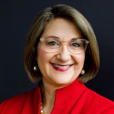 Suzanna De Baca